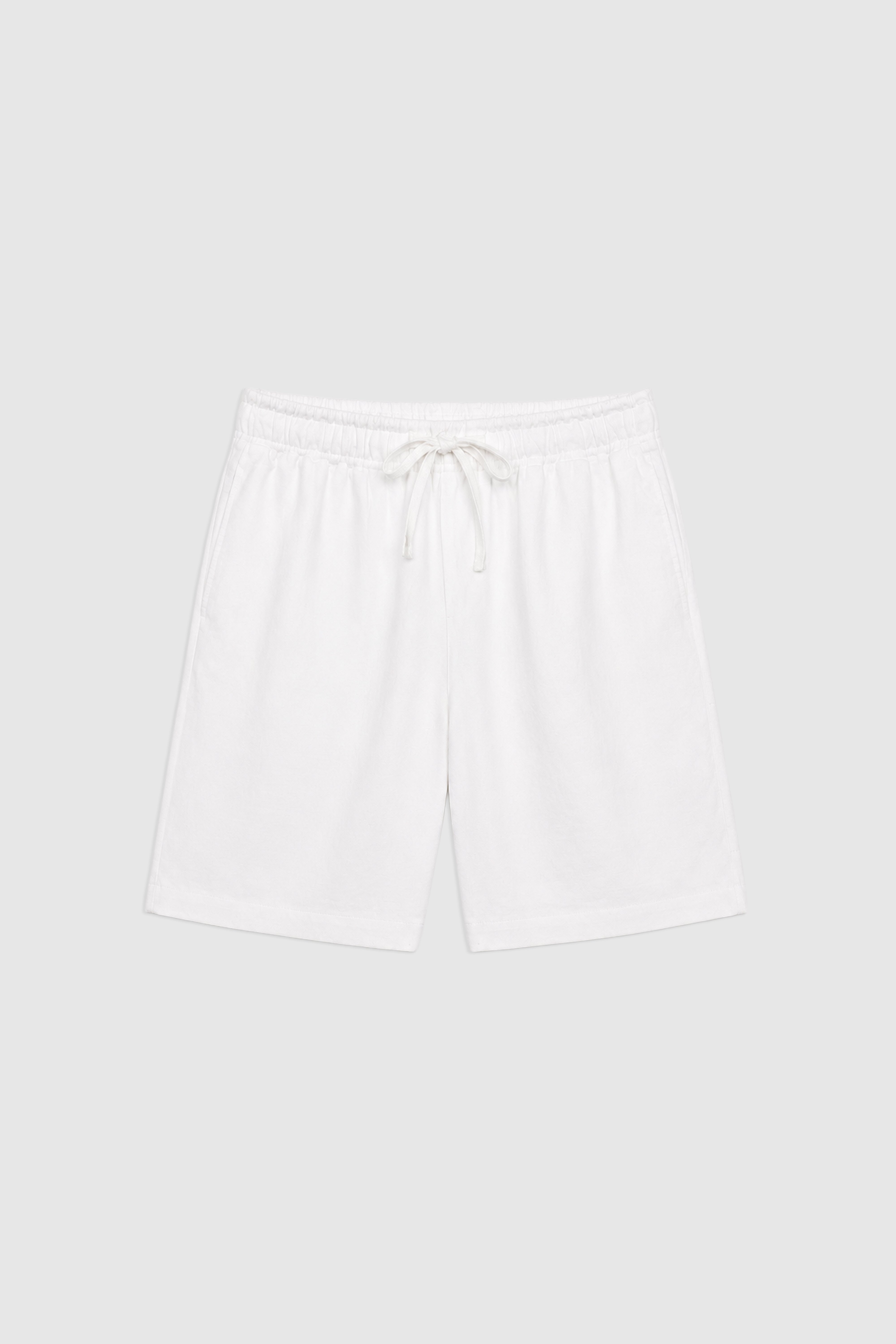 Relaxed Linen Bermuda.