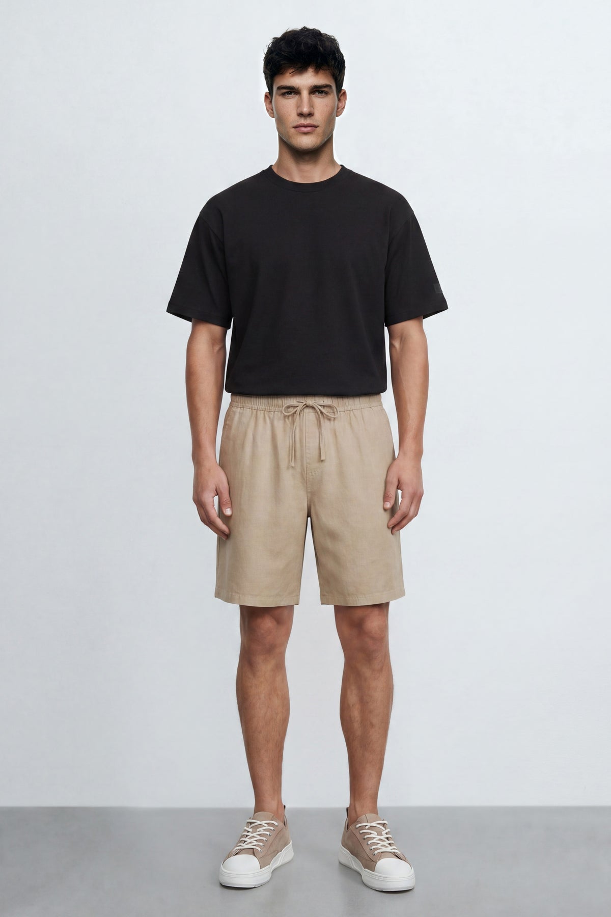 Relaxed Linen Bermuda.