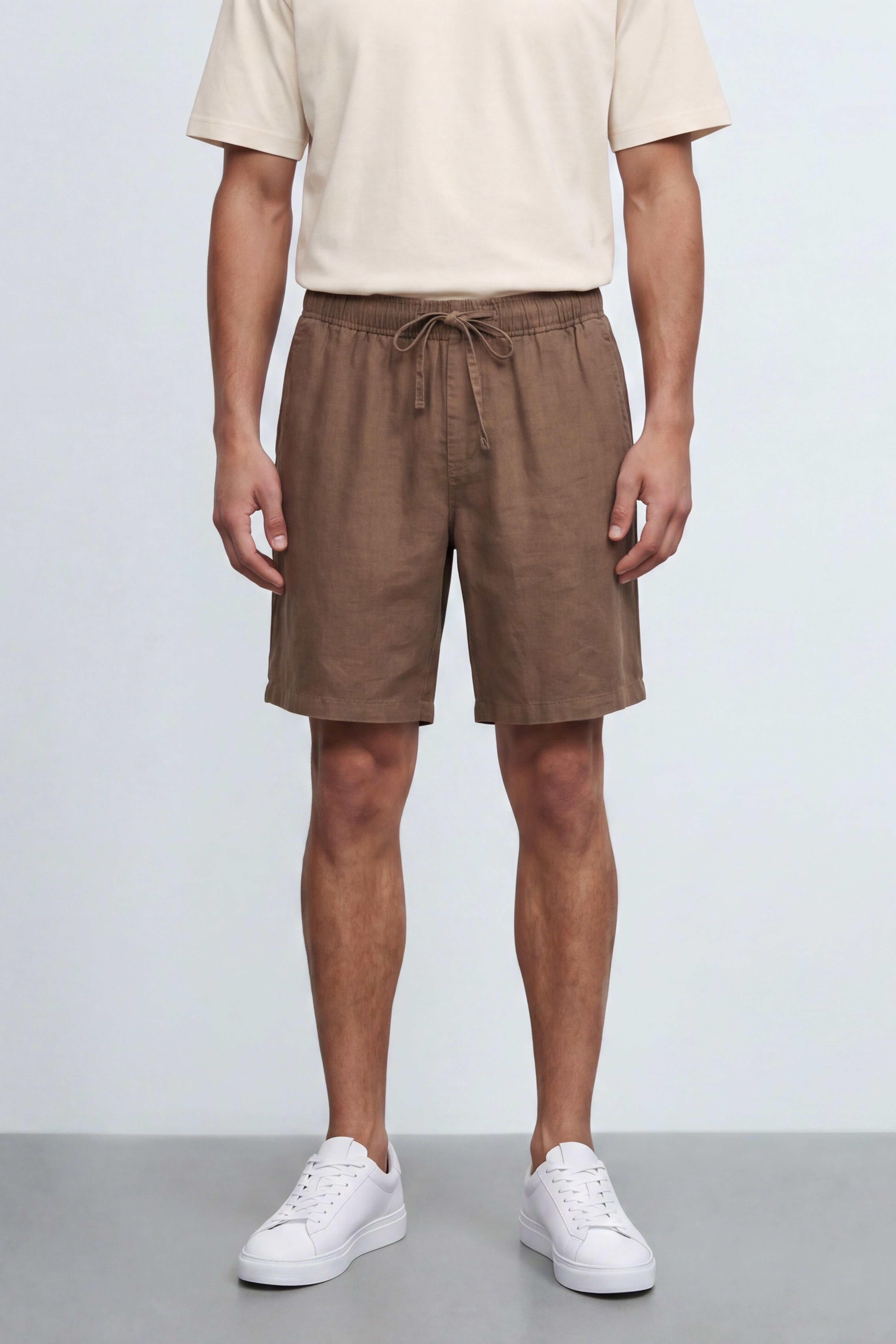 Relaxed Linen Bermuda.