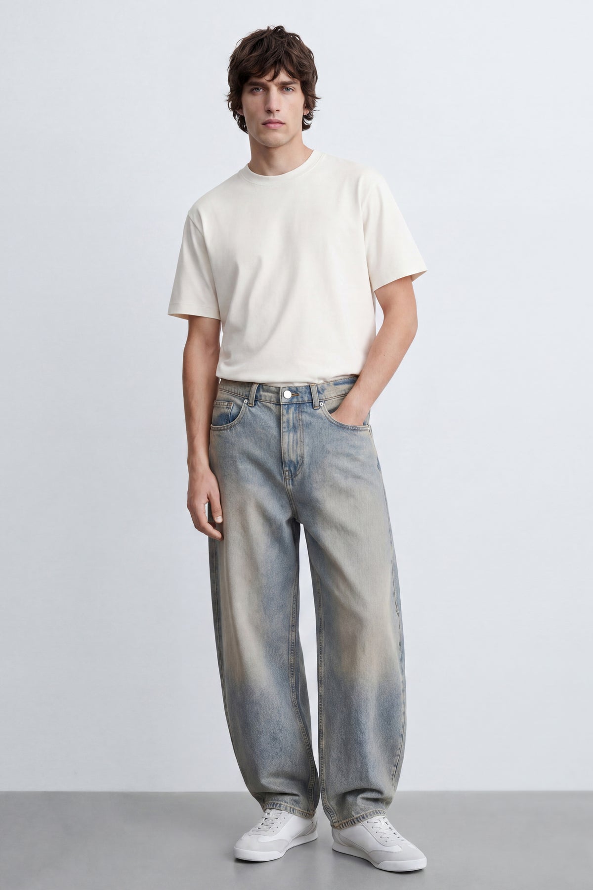 Balloon Fit Jeans