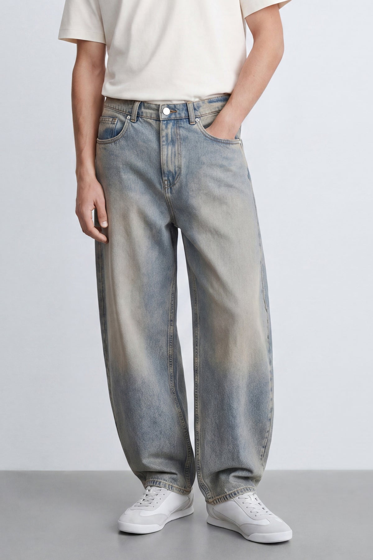 Balloon Fit Jeans