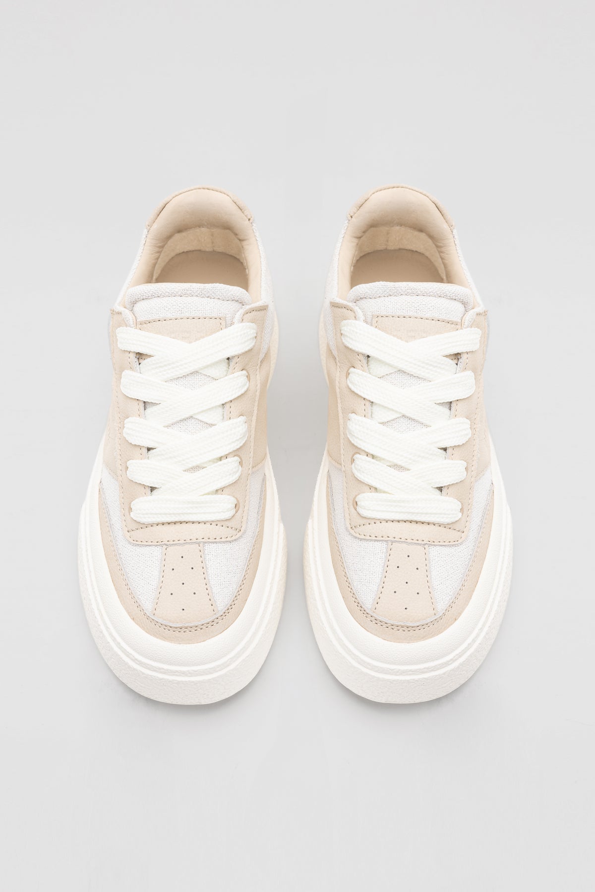 Street Fashion Sneakers