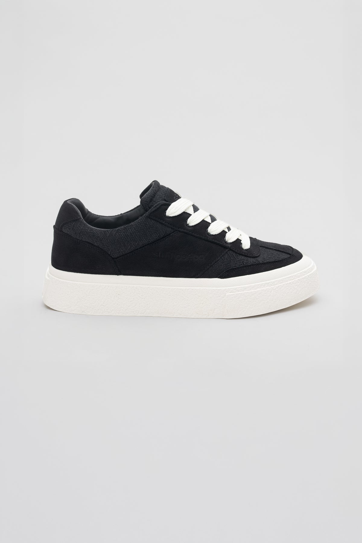Street Fashion Sneakers