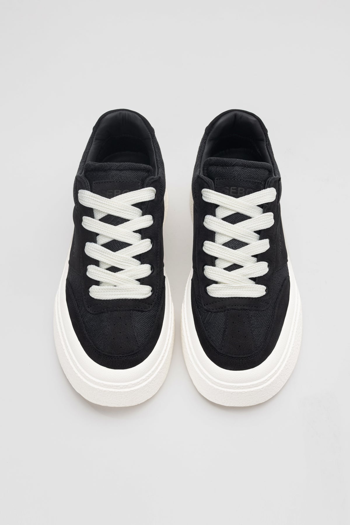 Street Fashion Sneakers