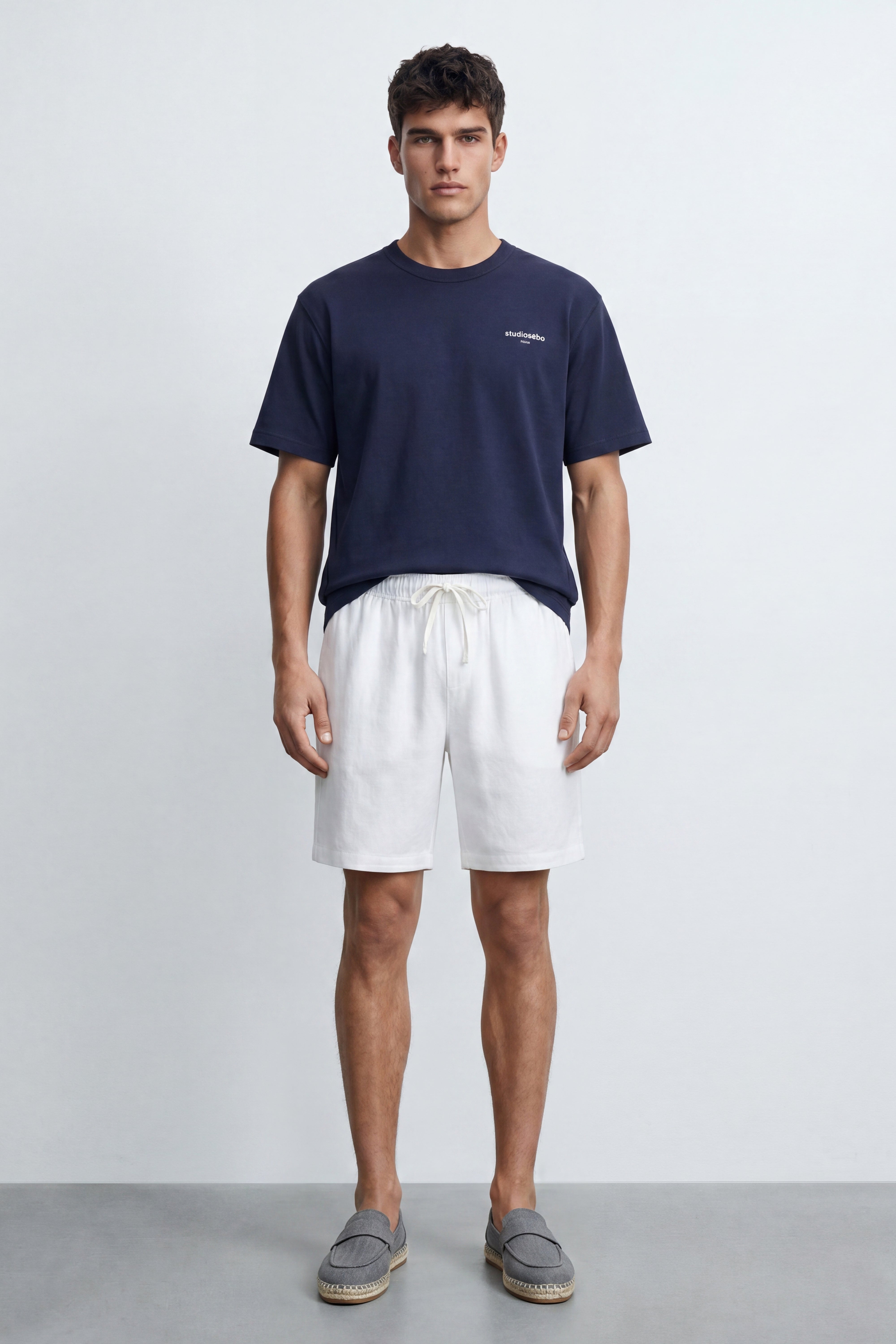 Relaxed Linen Bermuda.