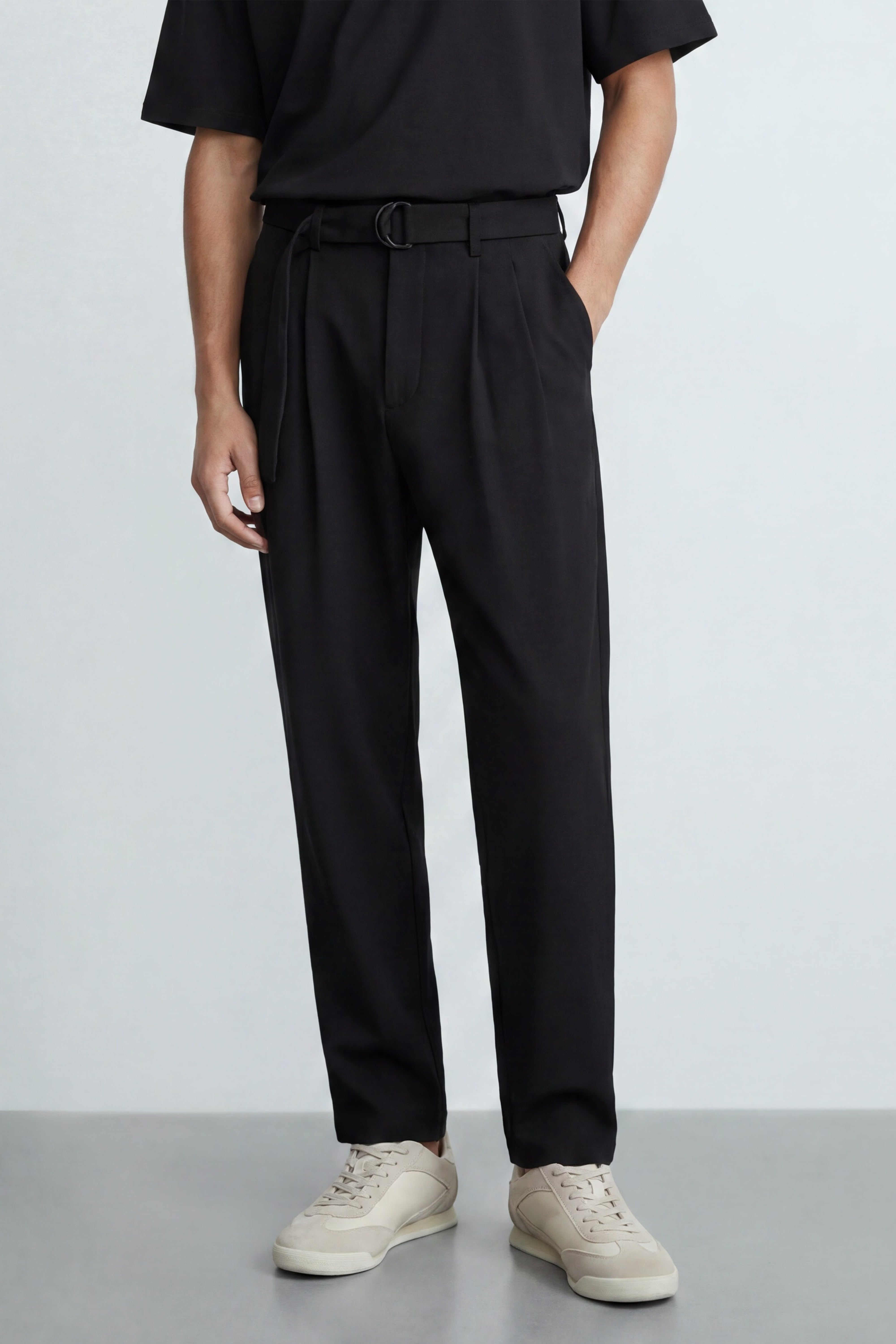 Carrot Fit Trousers